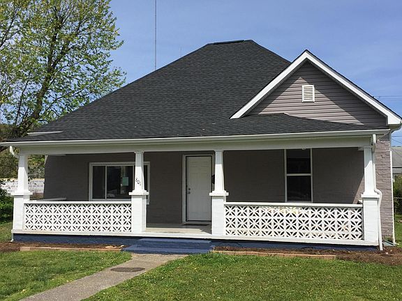 2nd image of 801 NE Radford Pl