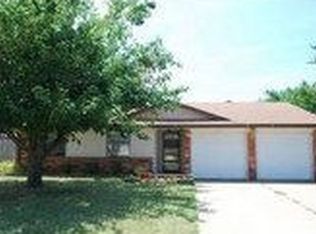 1016 SE 12th St, Moore, OK 73160