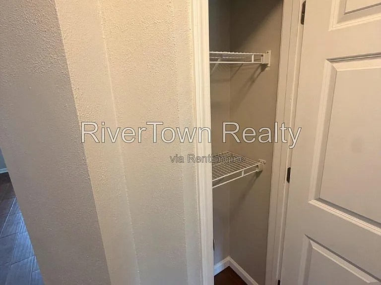 10570 Pecan View Dr — Photo 13