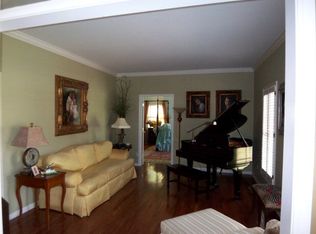 121 Briarwood Ct, Paris, TN 38242
