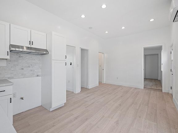2nd image of 414 Cadbrook Dr