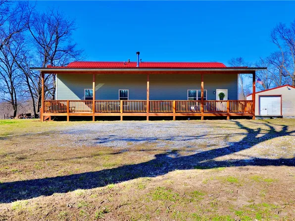 2063 Goff Ridge Rd, Pineville, MO 64856