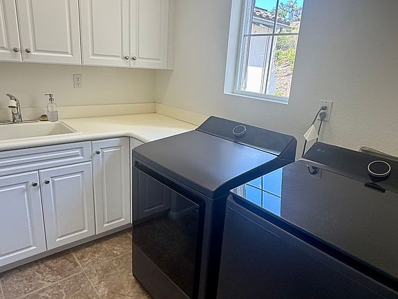 5th image of 2655 Fallsview Rd