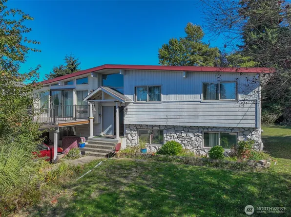 2230 S 253rd Place, Des Moines, WA 98198