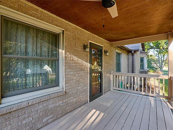 4th image of 850 Poplar Dr