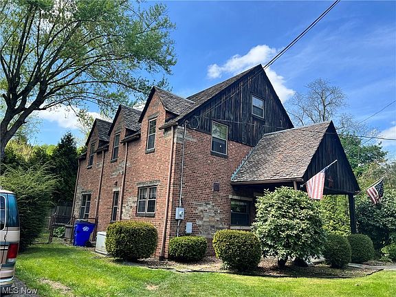 4th image of 1863 Parkway Ave