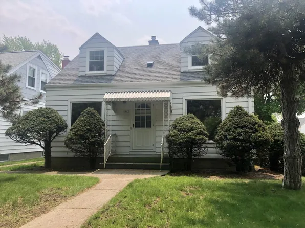 1503 East Saveland AVENUE, Milwaukee, WI 53207