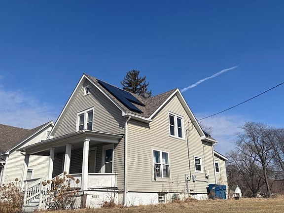 2nd image of 360 N Entrance Ave