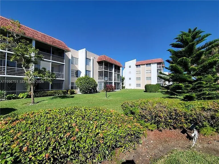 3774 Inverrary Blvd #206P — Photo 4
