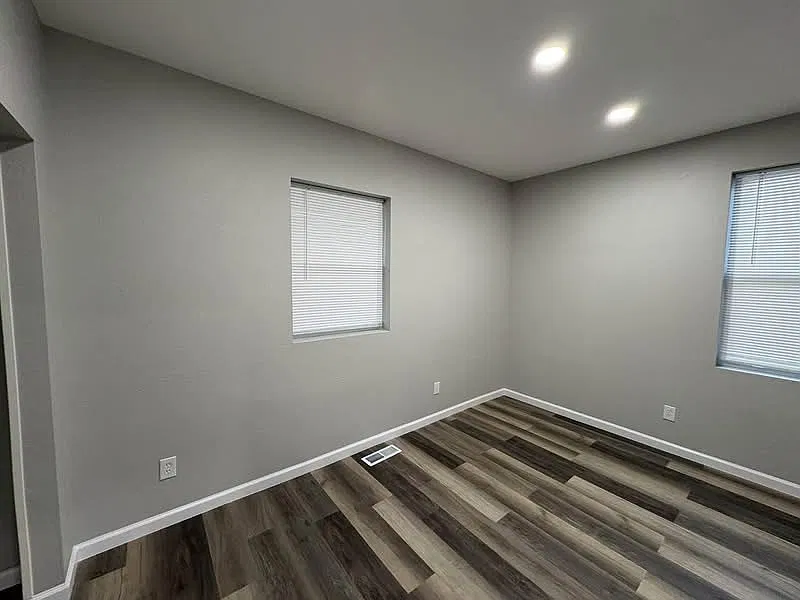 215 West 7th Street - A — Photo 3