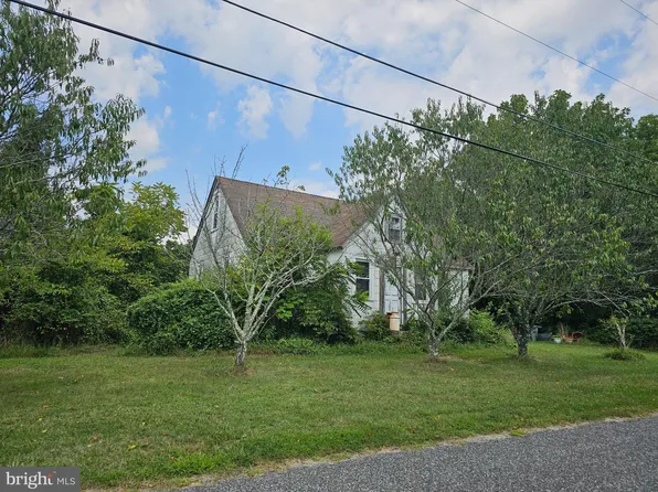82 New Rd, Malaga, NJ 08328