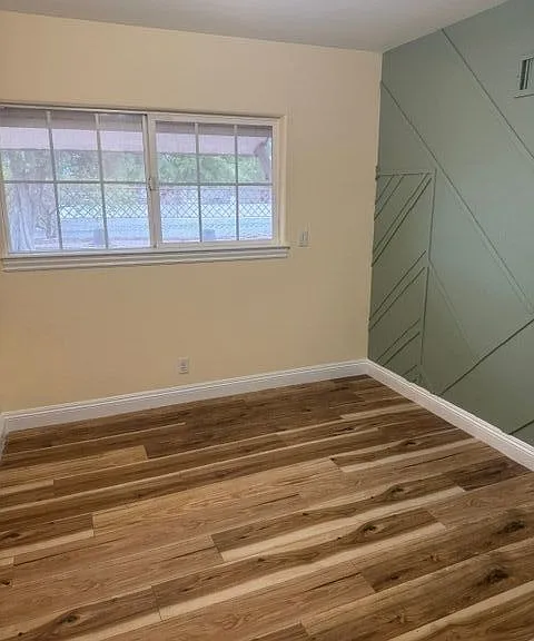 Reiter Ave — Photo 14