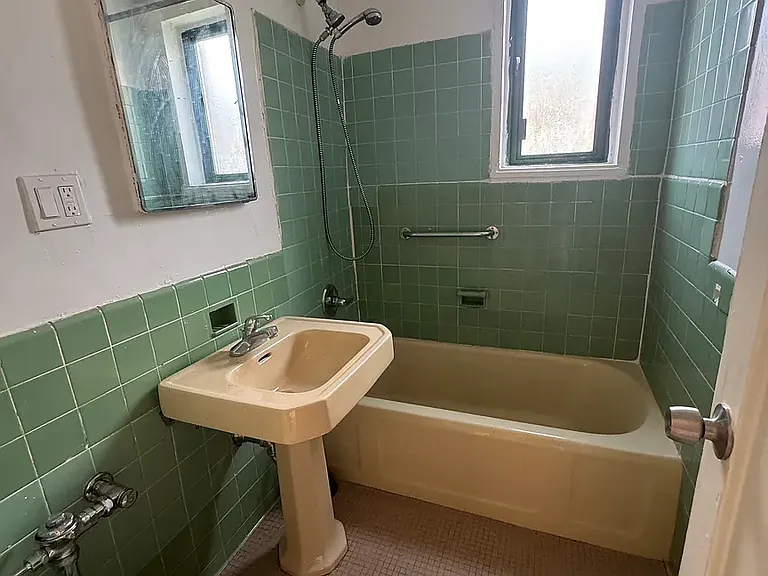 1507 Metropolitan Ave #6A — Photo 4