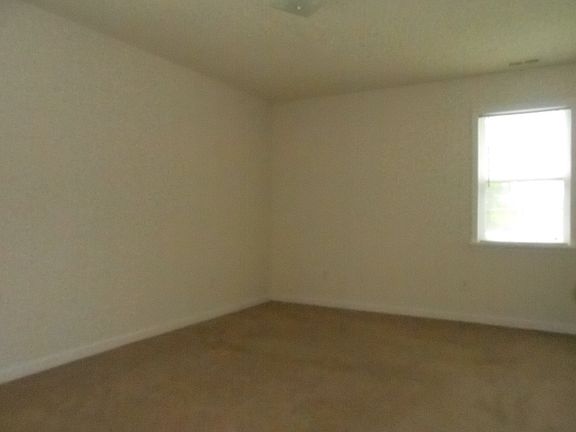 5th image of 2900 Mandy Ln