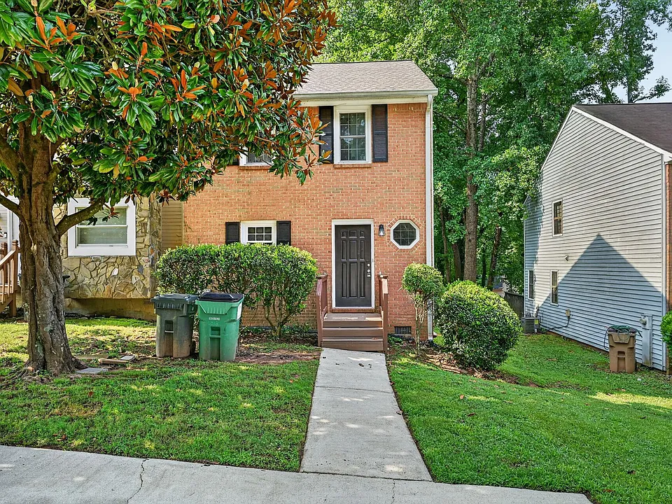 138 Springstead Ct SW