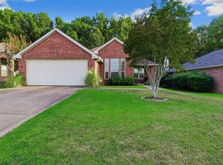 216 Ray Creek Dr, Longview, TX 75605