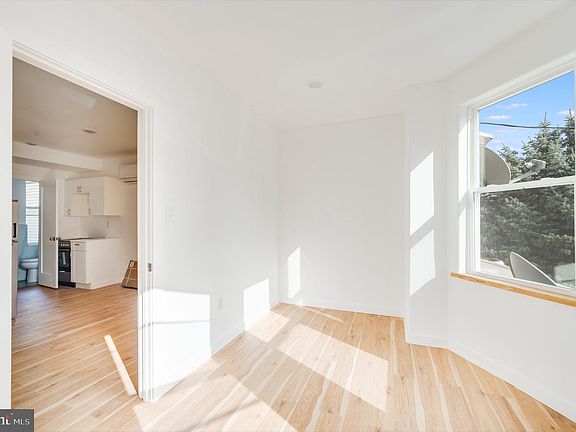 4th image of 1617 Harrison St #2F