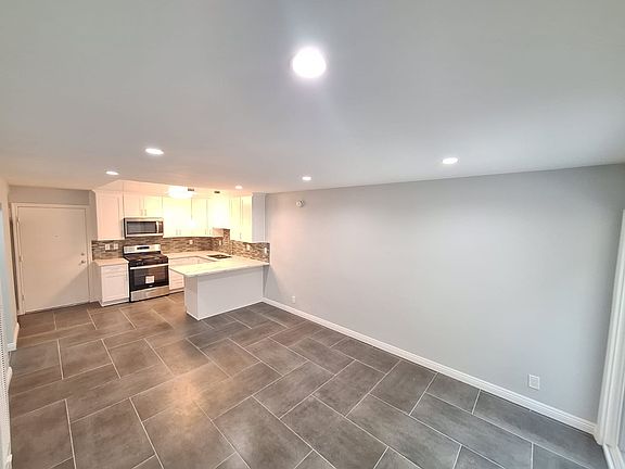 2nd image of 3100 Bellevue Ave APT 106