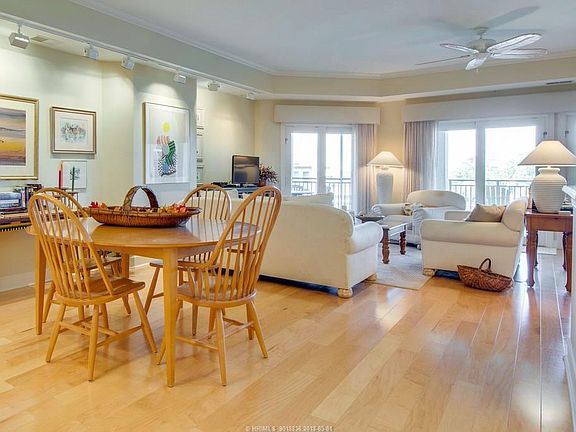5th image of 9 Shelter Cove Ln APT 411
