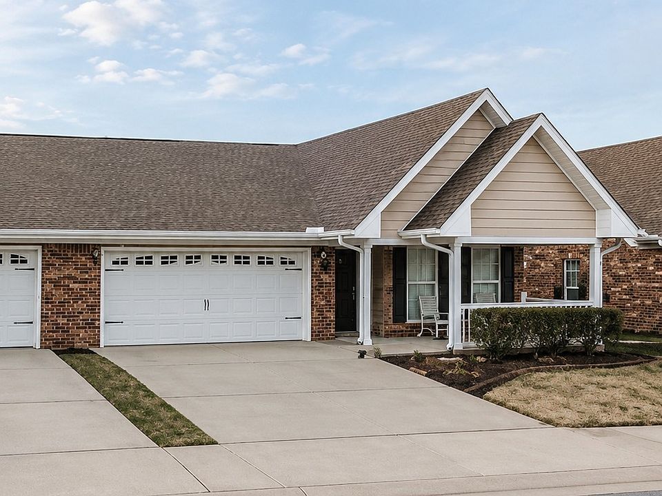 1st image of 439 Village Green Cir