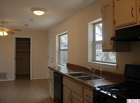 5th image of 14436 S Dogwood St E