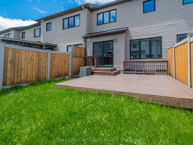 71 Fallengale Cres — Photo 14