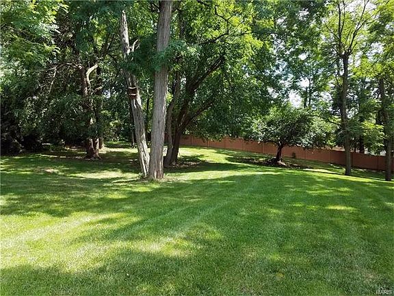 5th image of 22 Blossom Lake Ln