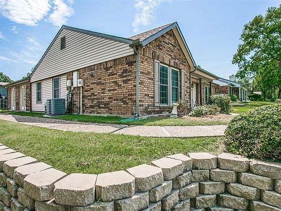 3rd image of 322 Creekmeadow Ln