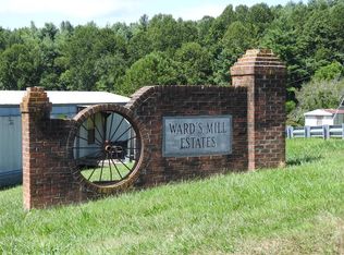 30 Estates Dr, Galax, VA 24333