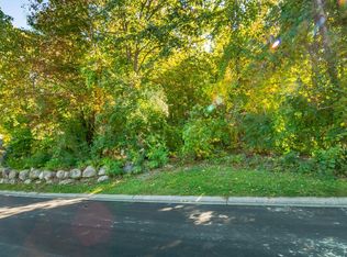 9889 Kingston Rdg, Clarkston, MI 48348