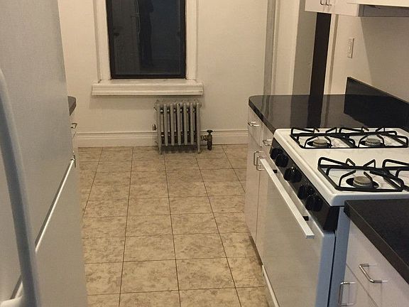 3rd image of 4112 39th Pl APT C1