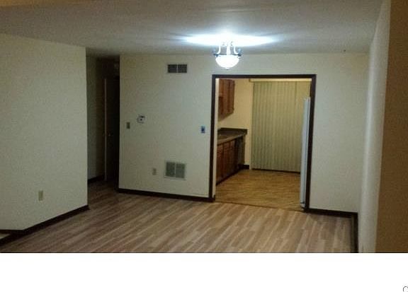 4th image of 999 Whalley Ave Unit 3F
