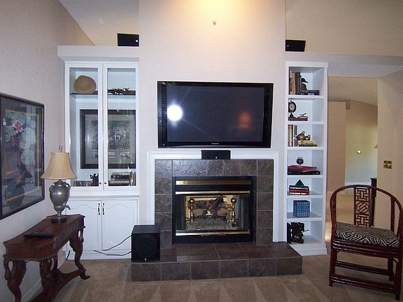 Built Ins,Flat Screen Stays