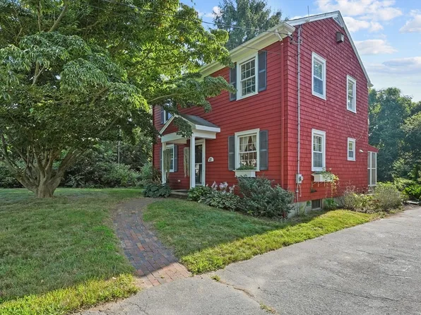 21 Vinnicum Rd, Swansea, MA 02777