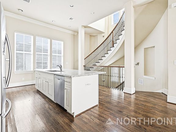 3rd image of 2710 Cohn Gdn