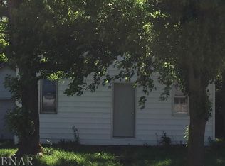 505 S Sycamore St, Villa Grove, IL