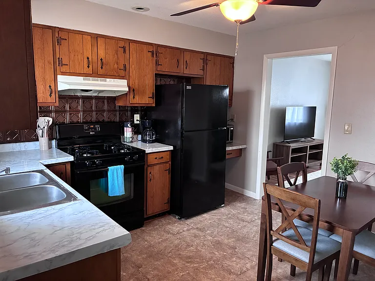 1026 N Jefferson St #B — Photo 5