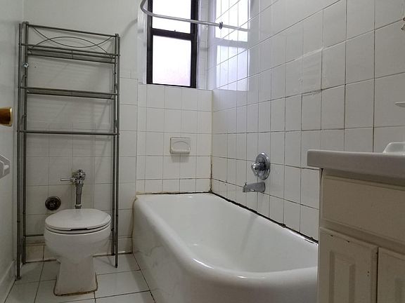 4th image of 314 E 206th St APT 2A