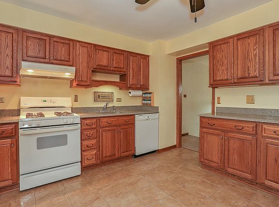 5th image of 4070 N Firestone Dr