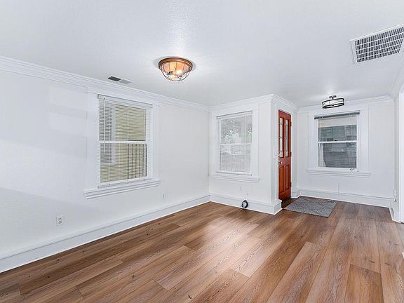 4th image of 409 11th St