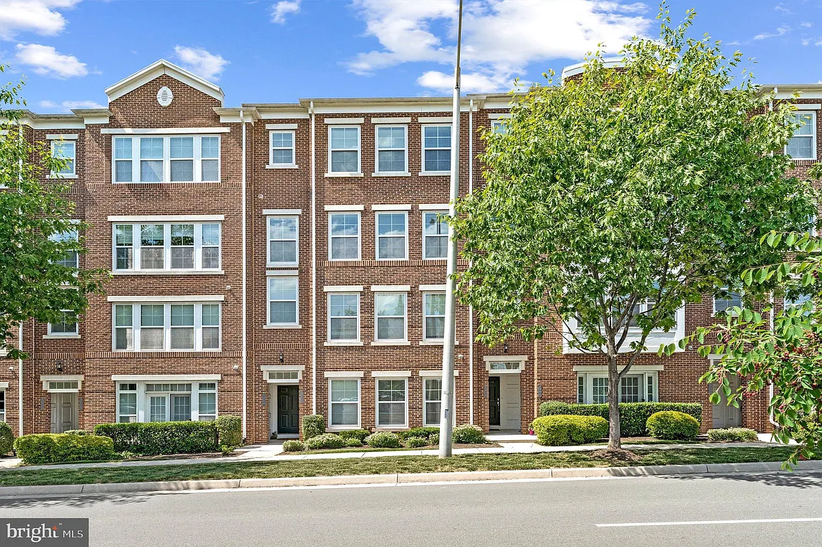 Building Photo - 3040 Rittenhouse Cir