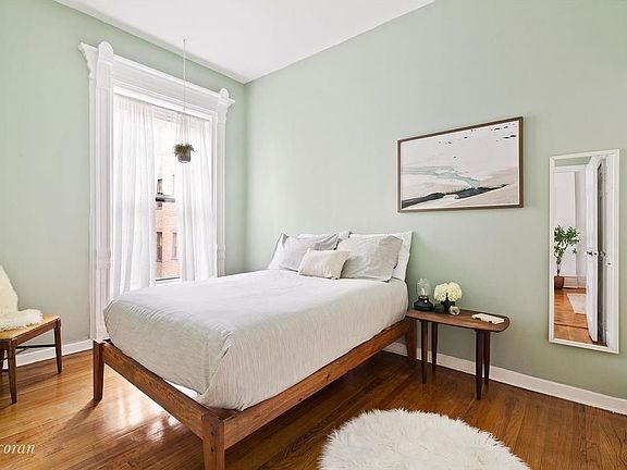 4th image of 24 8th Ave APT 3B