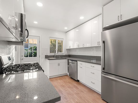 5th image of 536 Concord St #542