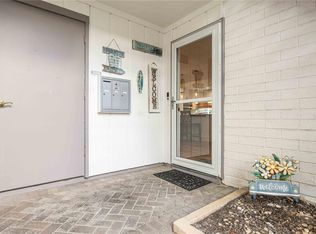 1166 W Peppertree Dr #112D, Sarasota, FL 34242