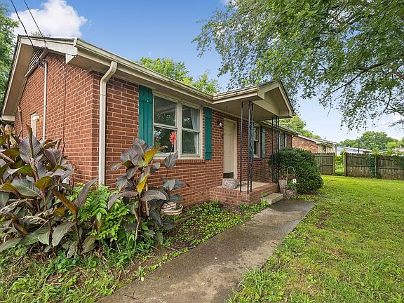 5th image of 109 Red Berry Rd