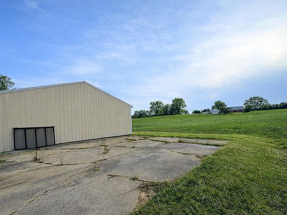 4th image of 15774 Townline Rd