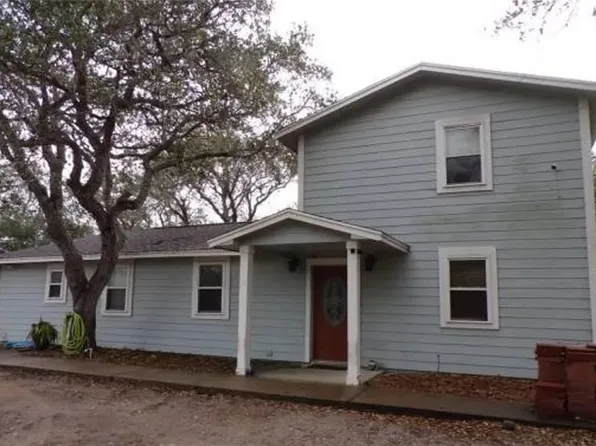 142 Vercie St, Rockport, TX 78382