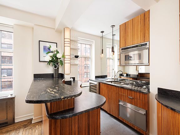 2nd image of 405 W 23rd St #8IL
