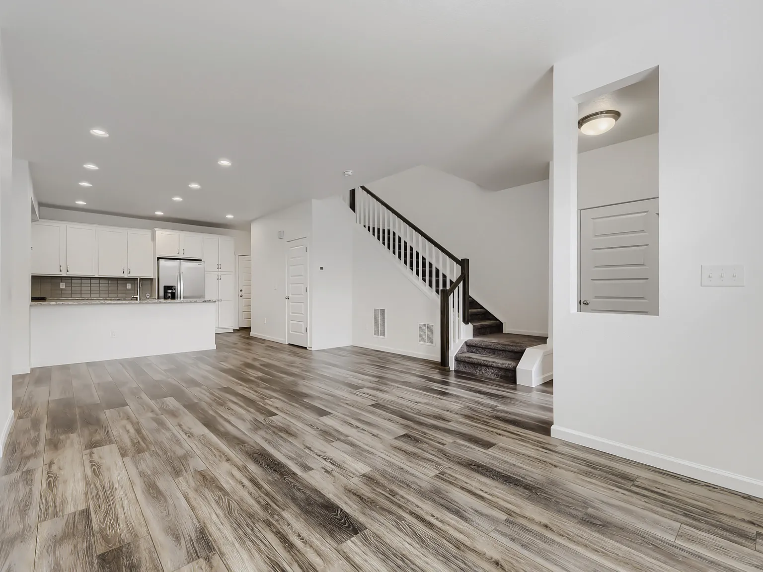 3 bed, 2.5 bath, 1573 sqft, $2,900 — Photo 3
