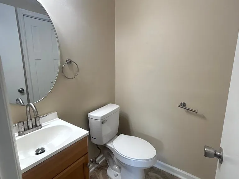 5523 Livingston Dr — Photo 7
